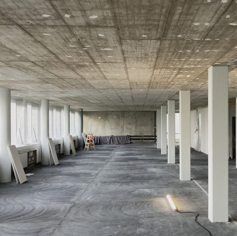 KERNSANIERUNG BÜROGEBÄUDE
