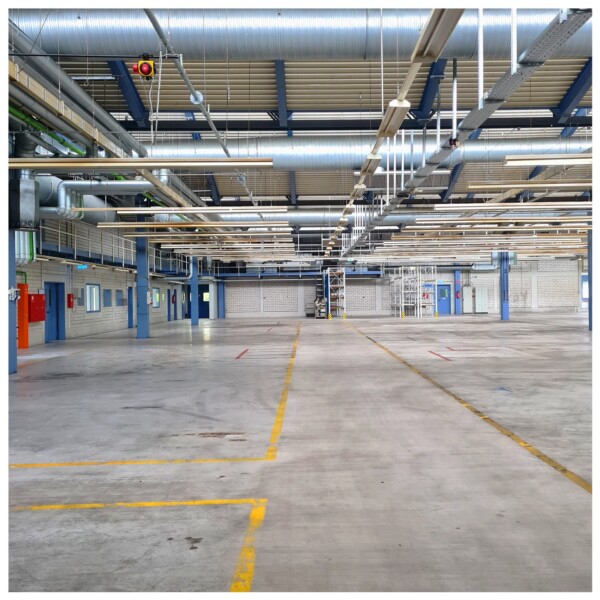 NEU- UND UMBAU BETRIEBSZENTRUM
#sunds #architektur #multifunktionalhalle #bauenimbestand #sanierung