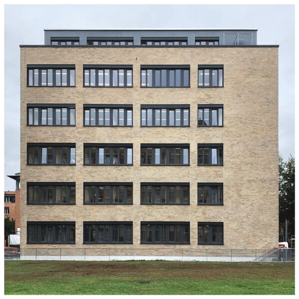 𝘀𝗰𝗵𝗺𝗶𝗱𝘁𝘂𝗻𝗱𝘀𝗰𝗵𝗺𝗶𝗱𝘁_𝗮𝗿𝗰𝗵𝗶𝘁𝗲𝗸𝘁𝗲𝗻 ERWEITERUNG ARBEITSAMT
#sunds #architektur #fassade #bürogebäude #karlsruhe #neubau