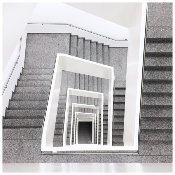 NEUBAU LABORGEBÄUDE
#sunds #architektur #treppenhaus #innenraum #treppenauge